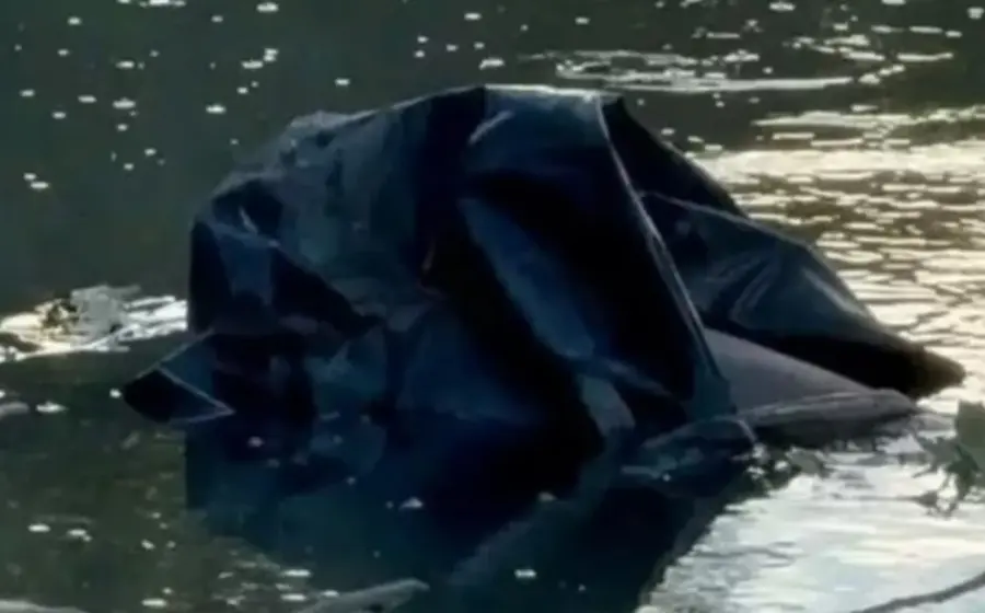 El cuerpo de una persona, que fue encontrado dentro de bolsas, ya ha sido identificado y reclamado legalmente por sus familiares.