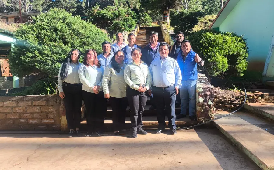 El equipo del dispositivo clínico social celebra los logros del año, destacando la implementación de nuevas técnicas más allá de la escucha psicoanalítica.