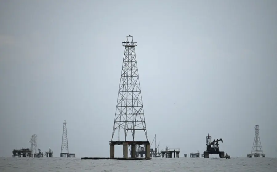 Una instalación petrolera que ilustra las vastas reservas de Venezuela, el país con la mayor cantidad de crudo probado en el mundo.