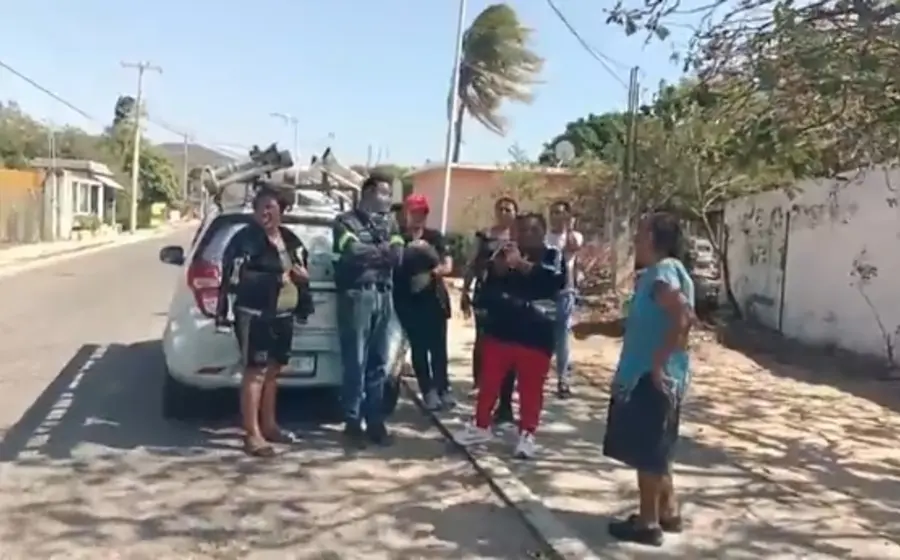 Habitantes de Salinas del Marqués retienen a un empleado de una empresa de telecomunicaciones como protesta para exigir mejoras en el servicio de internet.