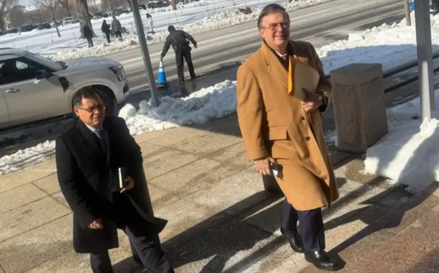 Marcelo Ebrard anuncia que México y Estados Unidos se preparan para la revisión del tratado comercial T-MEC, programada para este año.