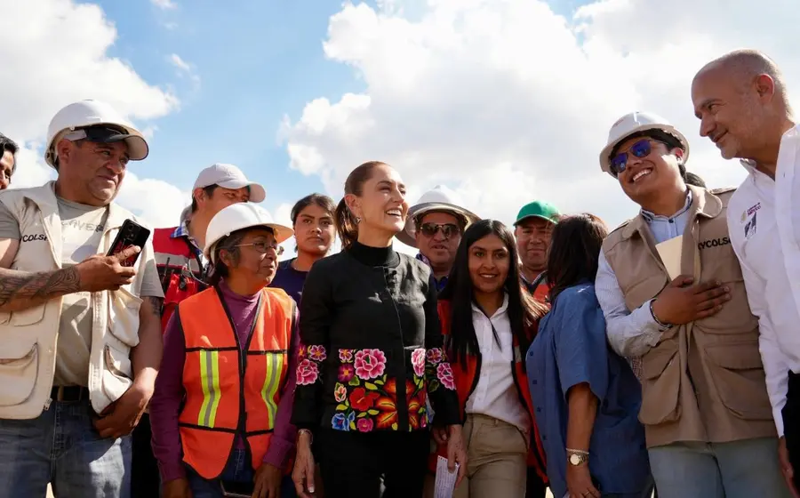 La Presidenta Claudia Sheinbaum durante su visita en Tlaxcala para supervisar los avances de la Universidad Nacional.