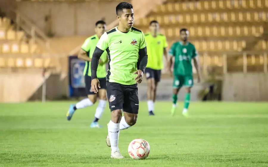El futbolista Tamay es presentado en su regreso oficial al club oaxaqueño de los Alebrijes para la nueva temporada.