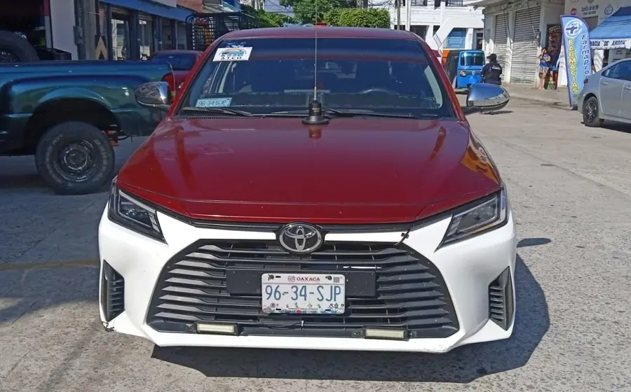 Un taxista resulta herido tras ser víctima de un ataque armado en la población de San Juan Cacahuatepec, en la costa de Oaxaca.