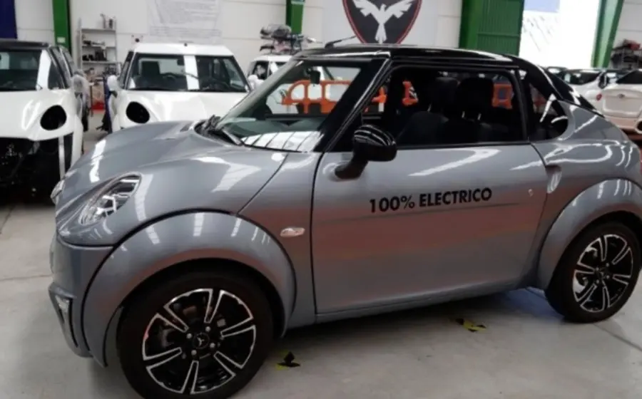 Una gráfica ilustra el crecimiento en la venta de vehículos eléctricos en México, mercado que superó las 96 mil unidades vendidas.