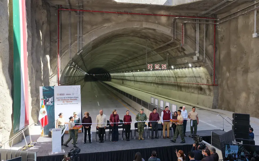 Vista panorámica de la primera etapa del Viaducto Elevado de Tijuana, una importante obra de infraestructura vial en construcción en la ciudad fronteriza.