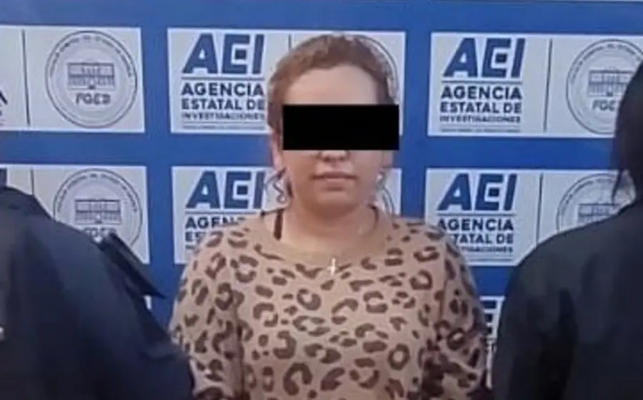 La mujer identificada como E.H.G., conocida como la 'viuda negra', tras ser detenida en Huajuapan de León por el asesinato de su esposo.