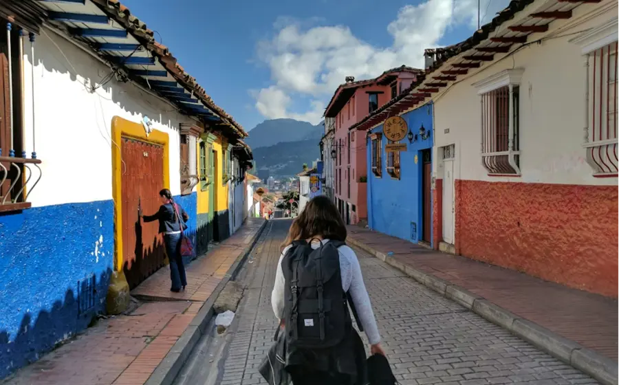 La fórmula para que tu presupuesto limitado te lleve a pasear por  Sudamérica y así explorar la cultura de Perú o Bolivia sin arruinarte con un alto costo en alojamiento y comida.