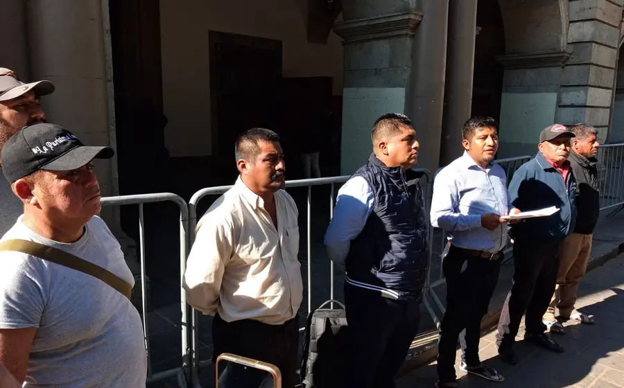 Protestaron afuera del Palacio de Gobierno.