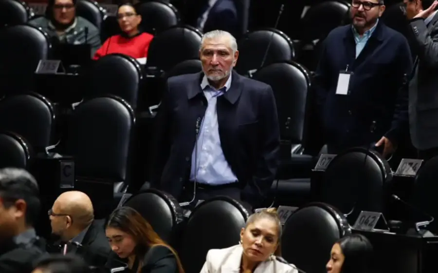 El senador Adán Augusto López Hernández, quien renunció a la coordinación del Senado para realizar trabajo territorial en la cuarta circunscripción política.