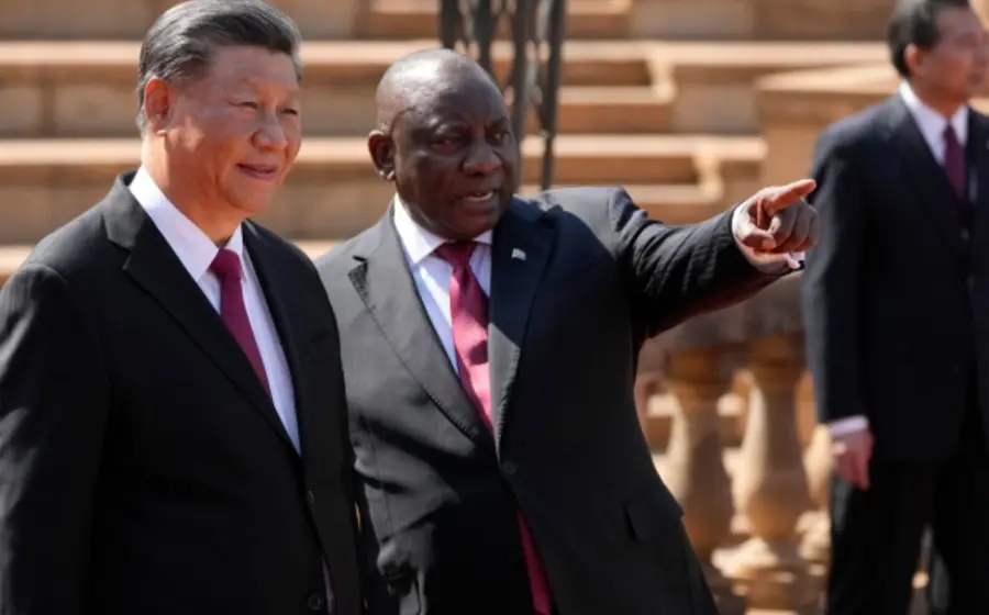Representación de la alianza comercial entre China y Sudáfrica, donde China se consolida como el mayor socio comercial del país africano.