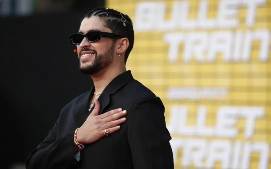 Bad Bunny rinde un homenaje viral a la trayectoria de Willie Colón, conocido mundialmente como el Arquitecto de la Salsa.