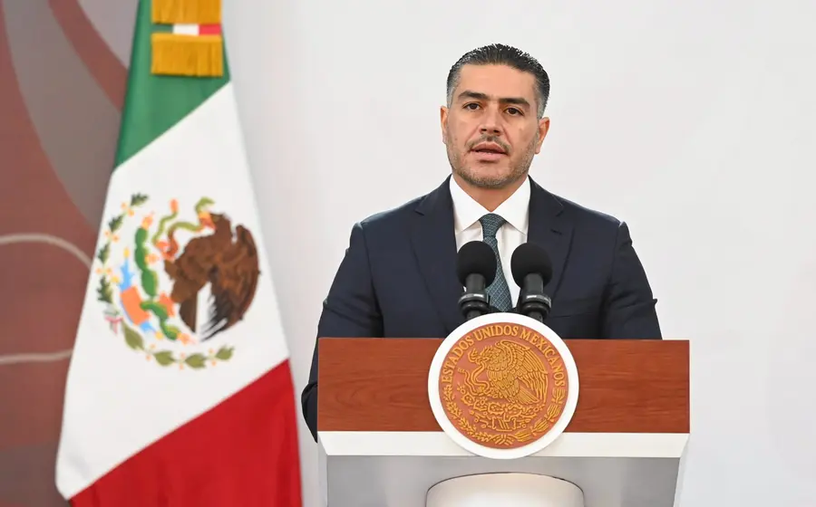 Autoridades presentan los resultados de la Estrategia Nacional de Seguridad que logró reducir los homicidios dolosos en un 30% en el estado de Michoacán.