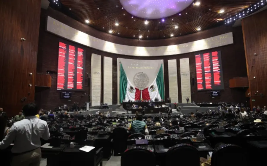 El pleno de la Cámara de Diputados se prepara para la votación de la reforma que busca establecer la jornada laboral de 40 horas.