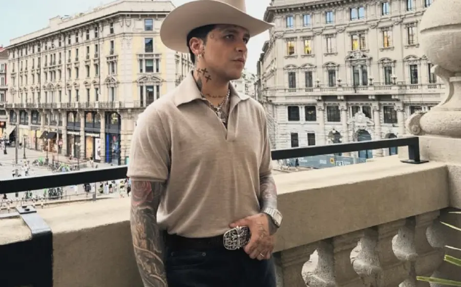 El cantante Christian Nodal, quien declaró en contra de Cazzu, señalando que la maternidad no debe ser utilizada como un escudo.