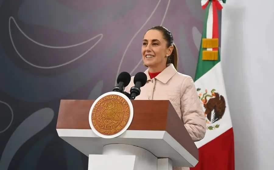 La Presidenta Claudia Sheinbaum Pardo durante un discurso donde recalca que los partidos políticos no pueden ser un paraguas para la delincuencia.