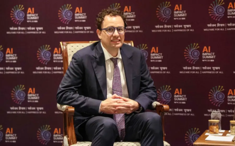 Retrato fotográfico de Dario Amodei, director ejecutivo de Anthropic, en el contexto del ultimátum sobre el uso militar de la inteligencia artificial.