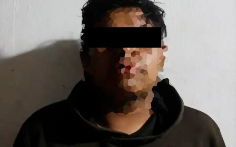 J. M. R. D. es detenido por las autoridades después de ser sorprendido conduciendo una motocicleta con reporte de robo en la ciudad.