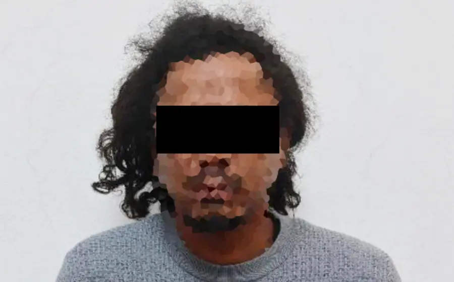 Un hombre es detenido por las autoridades después de que intentara abrir un vehículo en el Centro Histórico, quedando a disposición del Ministerio Público.