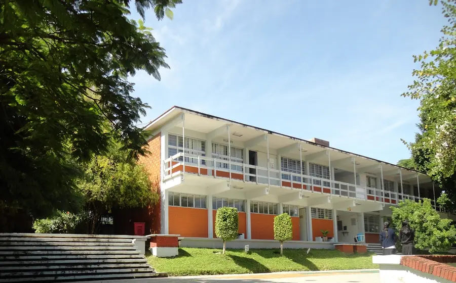 Uno de los seis planteles del Conalep que permanece sin clases, afectando a la comunidad estudiantil por dos semanas consecutivas.