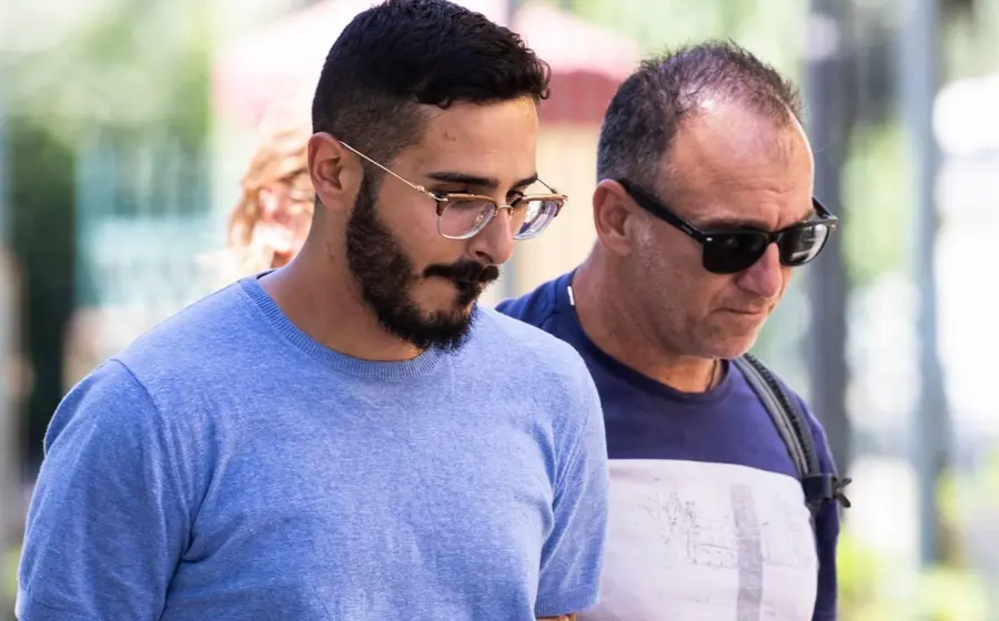 Retrato del hombre conocido como 'El estafador de Tinder', quien cobró fama mundial a raíz de una película documental sobre sus fraudes.