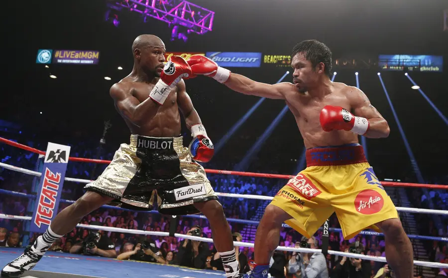 Los boxeadores Floyd Mayweather Jr. y Manny Pacquiao se preparan para su pelea de revancha, anunciada once años después de su primer enfrentamiento.
