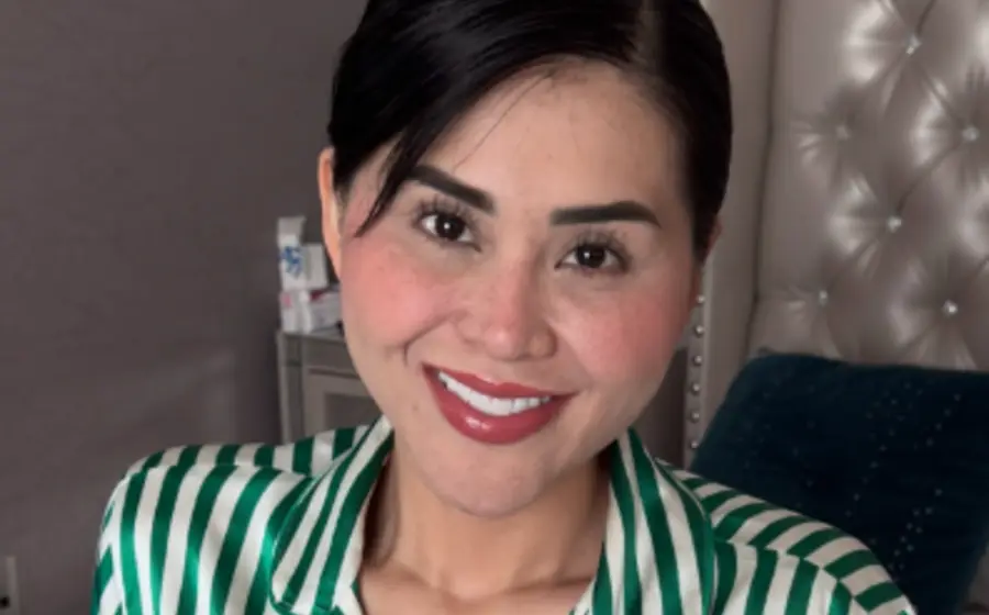 La influencer Gomita, Aracely Ordaz, es vista en una cama de hospital tras ser internada de emergencia debido a una crisis de salud.