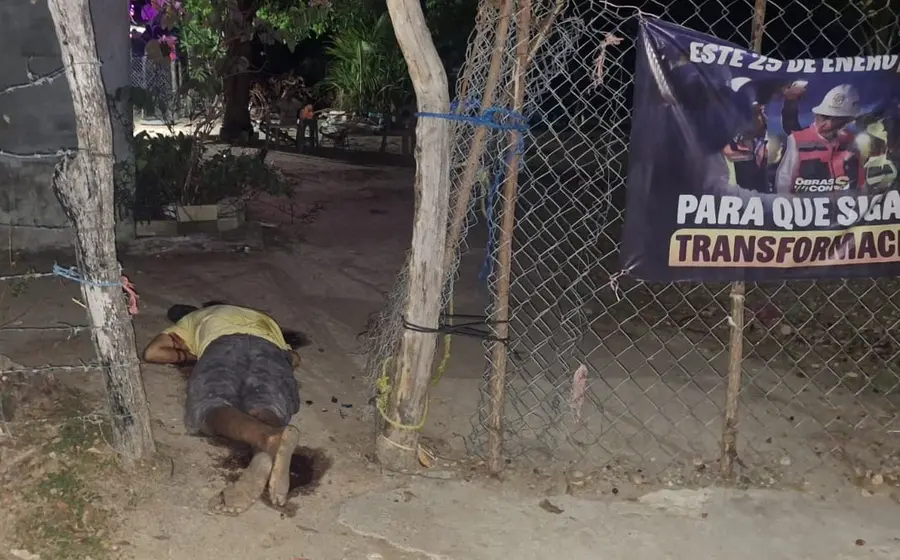 Un hombre identificado como Guadalupe fue asesinado con varios impactos de bala mientras se encontraba en el patio de su domicilio.