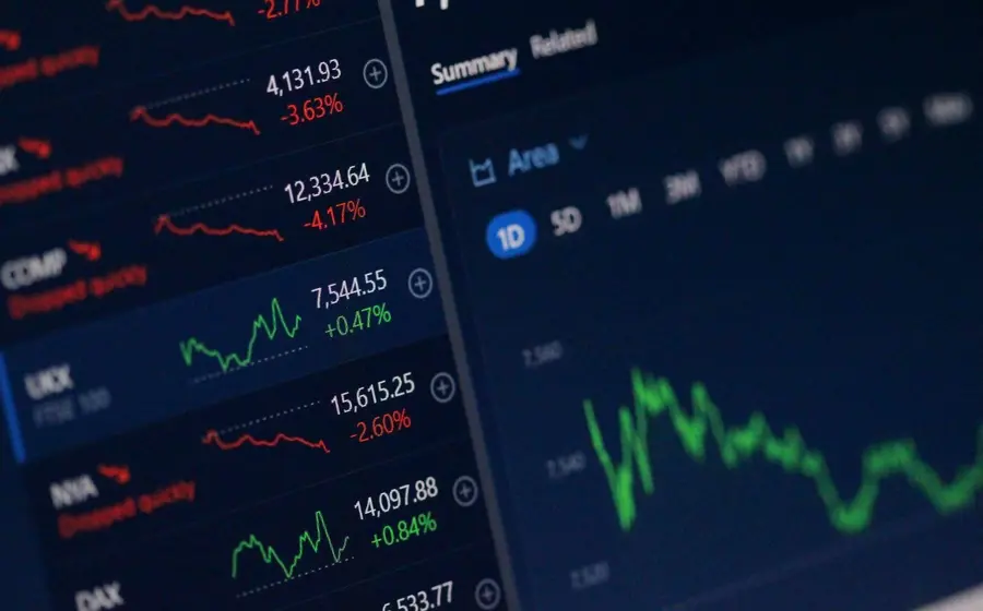¿Por qué hay días en que el mercado se vuelve fácil y otros es un laberinto?, porque debes entender que la Liquidez y el Volumen cambian el juego.