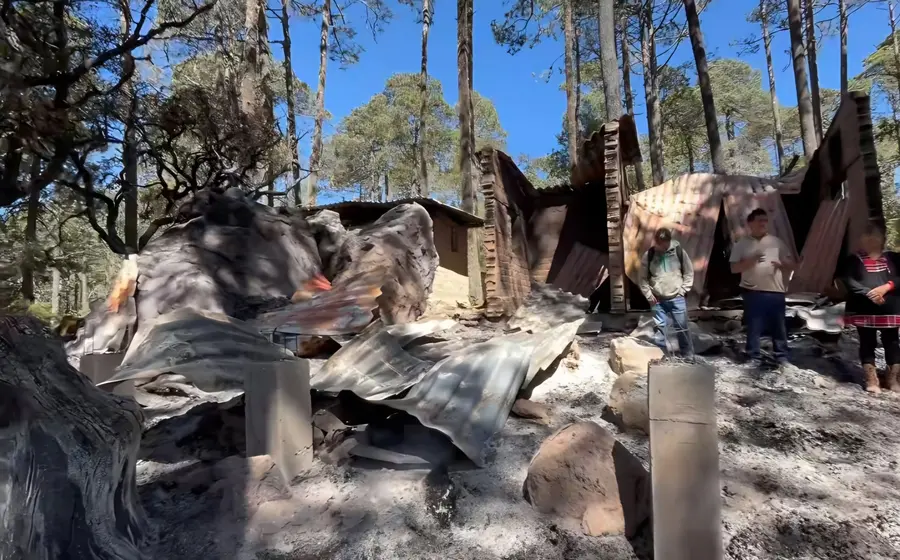 El territorio de Yavesía dañado por el siniestro, un incendio denunciado como violencia ambiental que afectó la memoria y organización comunitaria.