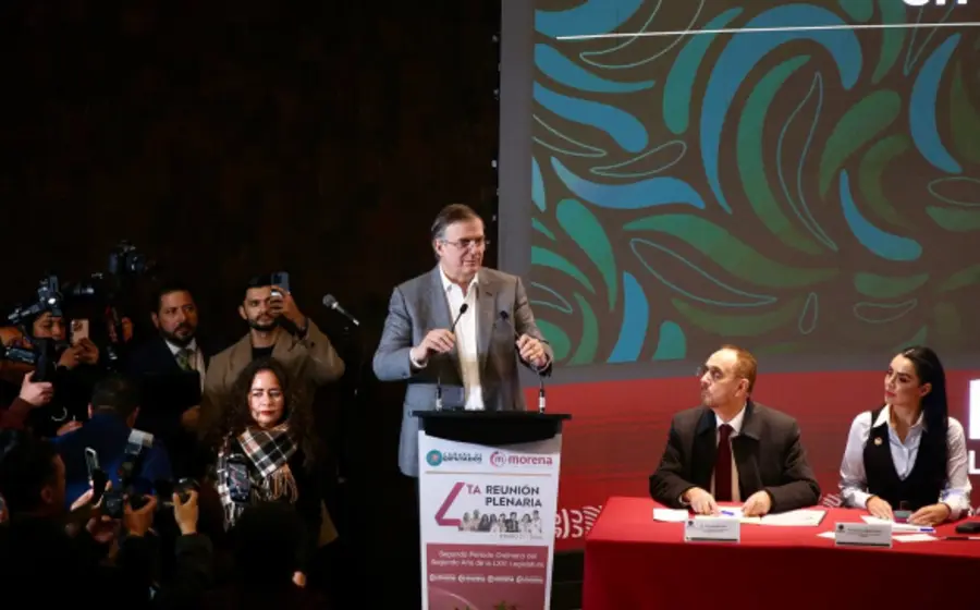 El secretario de Economía, Marcelo Ebrard, captado durante una declaración donde descartó que el tratado comercial T-MEC se encuentre en riesgo.