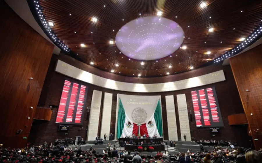 Diseño de las nuevas monedas conmemorativas para el Mundial 2026, piezas creadas para contribuir al ahorro, la inversión y la cultura en el país.