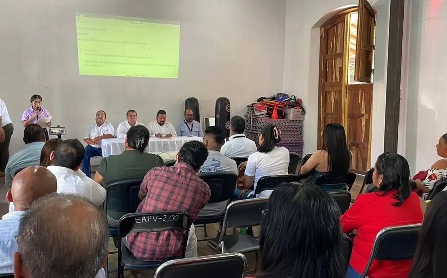 Autoridades sanitarias activan un protocolo preventivo para reforzar el cerco epidemiológico contra el sarampión y el gusano barrenador en el Istmo de Tehuantepec.