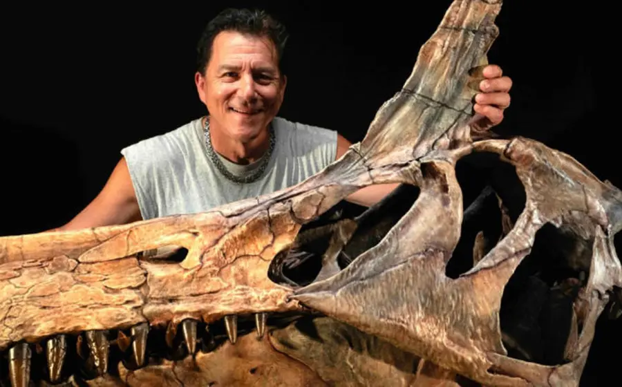 Restos fósiles del dinosaurio Spinosaurus, el depredador del Cretácico, que fueron descubiertos en una región terrestre de Níger, lejos de entornos marinos.