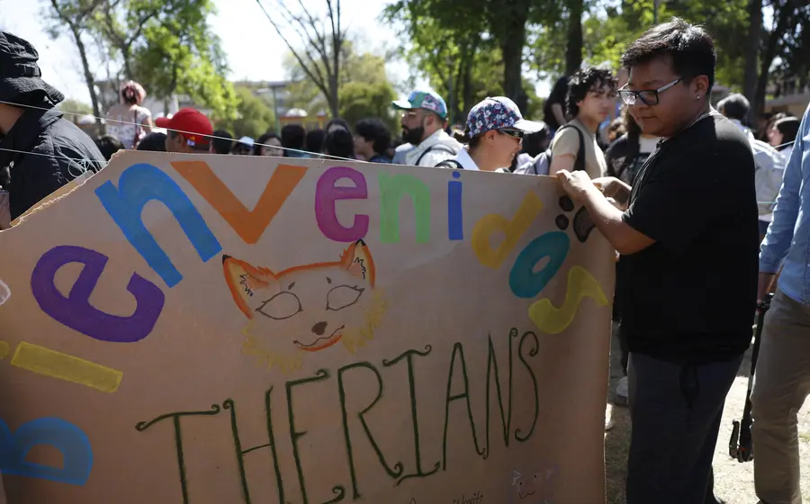 Les dieron la bienvenida. 