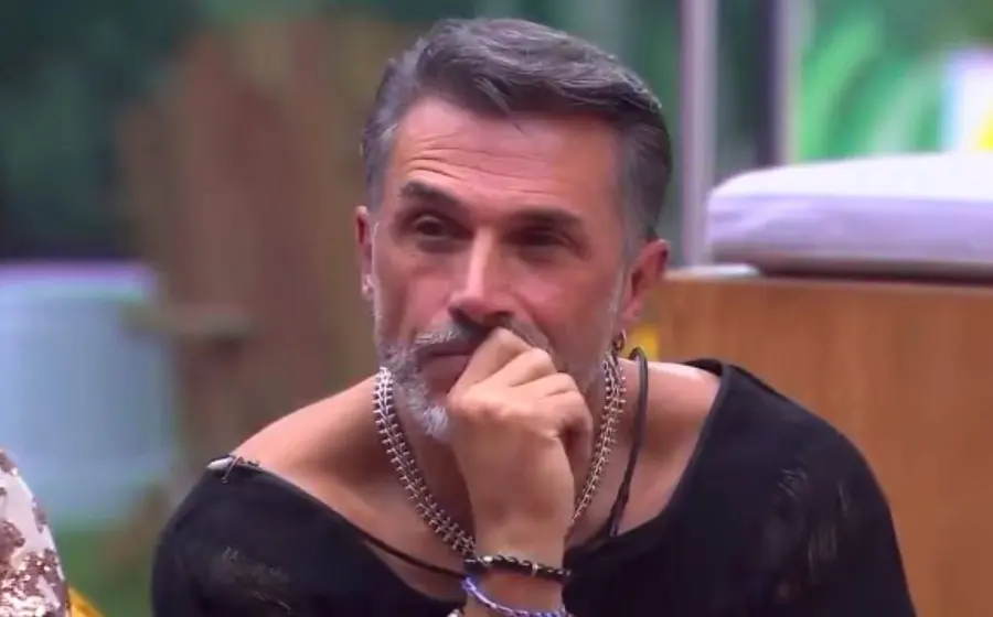 Sergio Mayer divide opiniones tras pedir licencia para reality show.