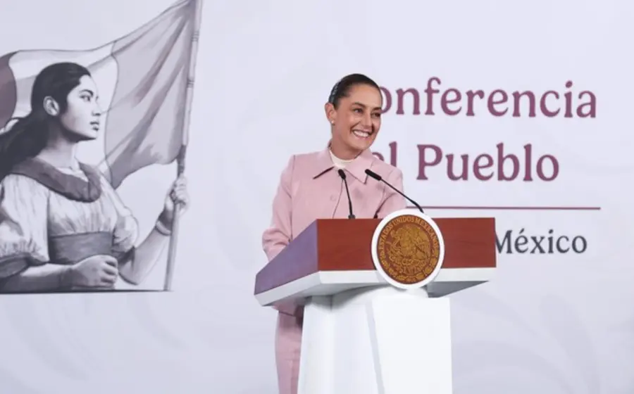 Claudia Sheinbaum anuncia la Beca Rita Cetina, un apoyo anual de 2,500 pesos para estudiantes de nivel primaria en la Ciudad de México.