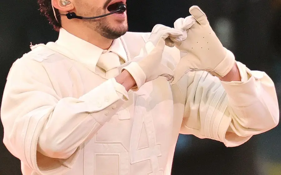 El Super Bowl, un evento masivo que mantiene unida la psique de los estadounidenses a pesar de sus profundas divisiones sociales y políticas.
