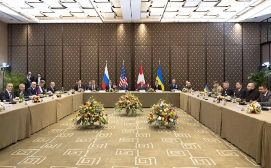 Delegados de Rusia, Ucrania y Estados Unidos reunidos durante la tercera ronda de negociaciones para discutir un amplio abanico de asuntos.
