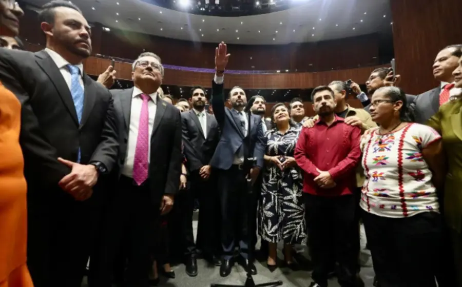 Aureliano Hernández fue electo con 472 votos a favor.