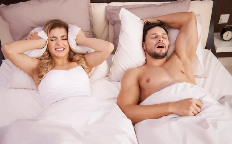 Factores como obesidad, alcohol y postura los intensifican.