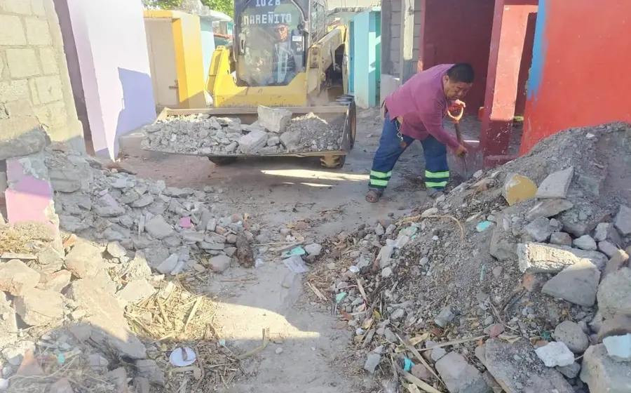 Operativo especial de limpieza en panteón por Domingo de Ramos.