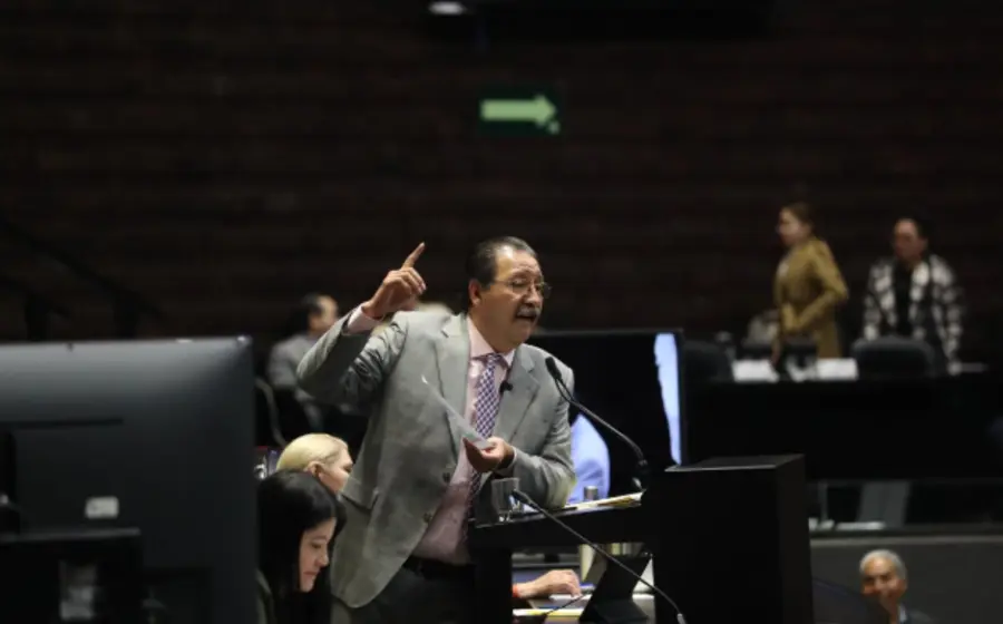 Reginaldo Sandoval Flores, coordinador de la bancada del PT.
