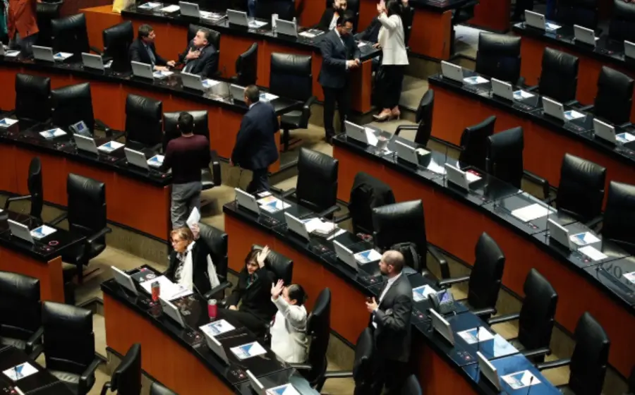 Con nueva redacción, buscan permitir a la presidenta defender su gestión.