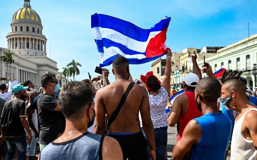 Entre apagones y escasez, crece el malestar social en Cuba.