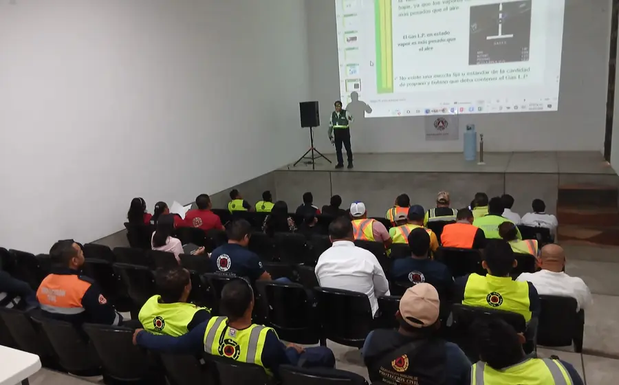 Protección Civil y empresas gaseras enseñan manejo seguro de Gas L.P. en el Istmo.