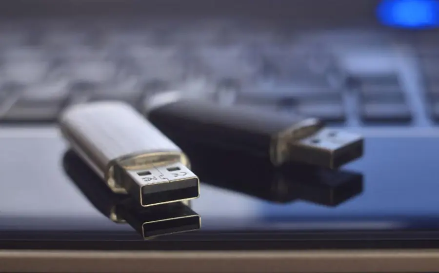 La ventaja de las USB es que funcionan sin conexión a internet.
