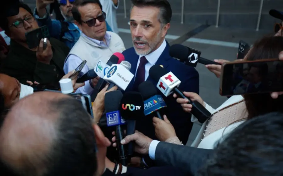 El diputado volvió tras participar en un programa de televisión. 