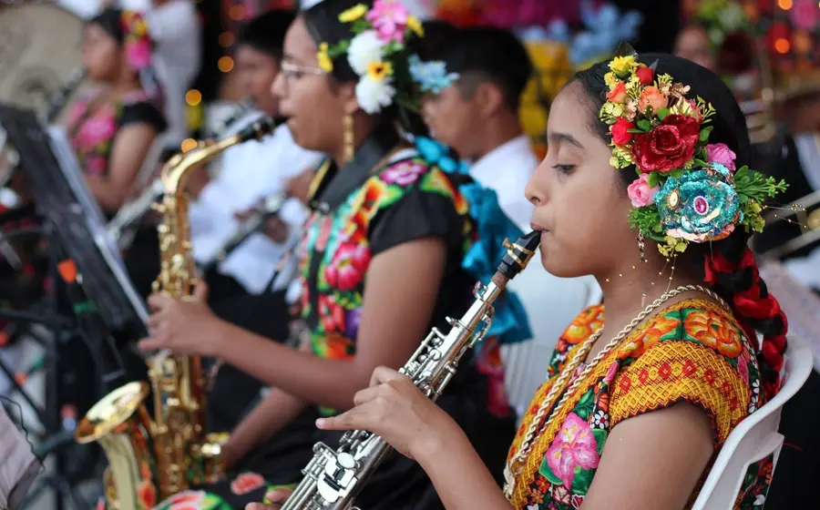 La Banda Filarmónica Infantil y Juvenil “San Vicente” ejecutó un impecable repertorio.