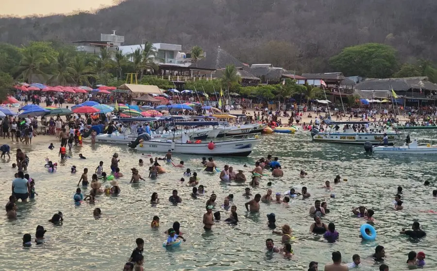 Bahías de Huatulco registró ingresos por 140 millones de pesos.